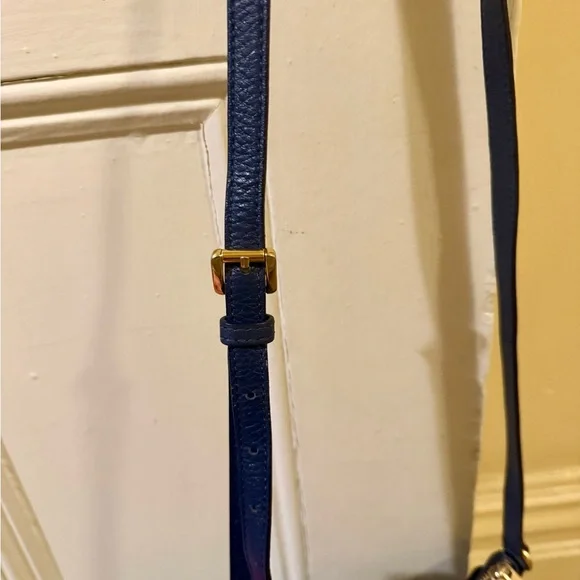 Michael Kors navy blue leather crossbody bag - Picture 3 of 11